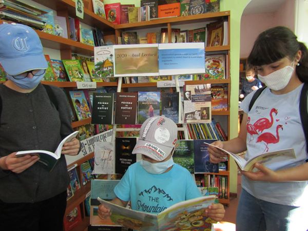 la biblioteca