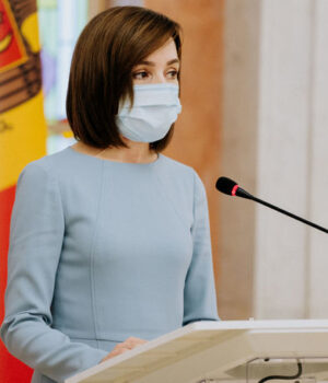 maia sandu la microfon