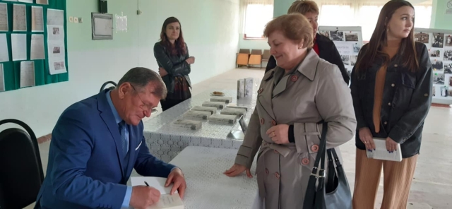 Mihai rădescu, intre cititirii săi..