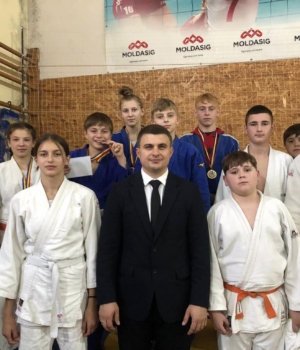 Viorel M idrigan