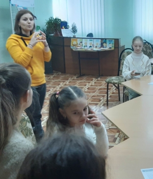 inga petică la întâlnirea cu copii