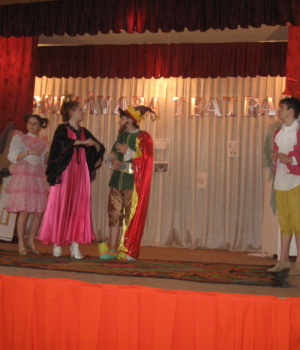 În scenă teatrul „Amintiri”