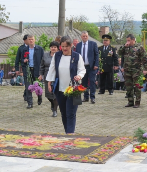 Aspecte depuneride flori la Telenești