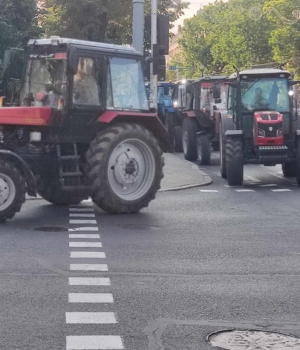 Agricultorii întrerup protestul