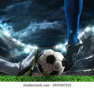 joacă fotbal