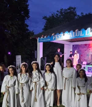 Festivalul Lumii ( la art. Tinerii)