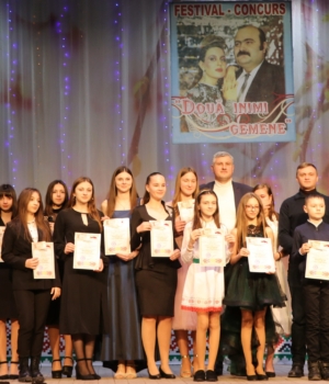 Oficialitățile raionului, membrii juriului și participanții Festivalului „Două inimi Gemene”