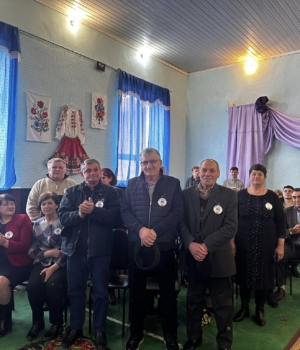 Sunt onorți cei care au absolvt școala acum 50 ani