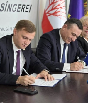 ÎN momentul semnării Acordului