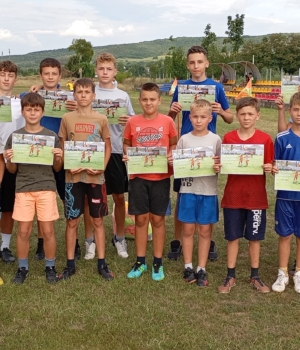 nICII FOTBALIȘTI DIN pEPENI