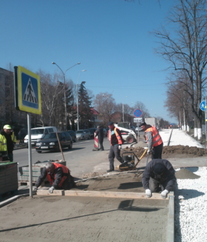 Reparația troturelor în orașiul Sângeri