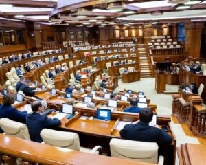 10.04.2025-Sedinta-in-plen-a-Parlamentului--360x240