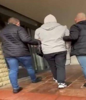 f poză la art. escroci